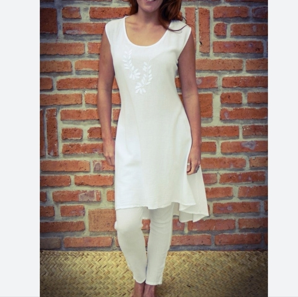 Manta del Lago Sleeveless Gauze Embroidered Tunic Dress - Size M